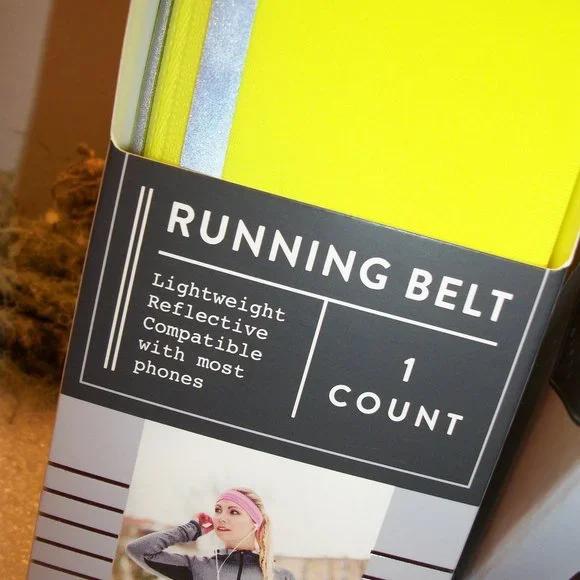 6 Pc DASHING Gift Bundle 2 Running Belts 2 Selfie Lights 1 Light-Up Sign 1 Hook
